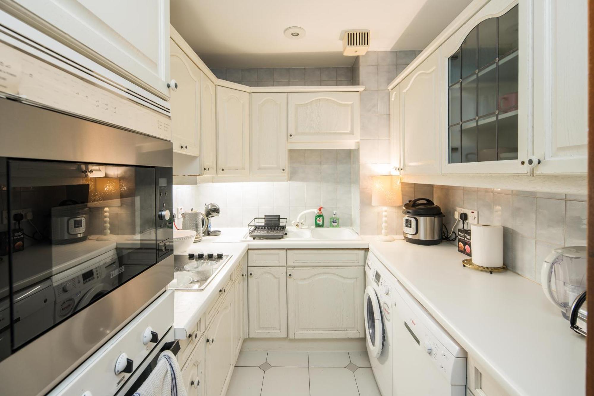 Cosy High-Ceiling Victorian Flat With Balcony - 2Mins To Hyde Park, Kensington Palace, Nottinghill, High Street Kensington,2Br 2Baths London Exterior photo